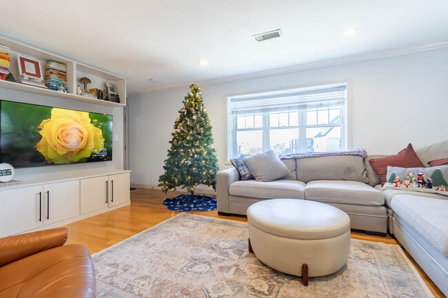 Foto del edificio - 221 Neponset Ave