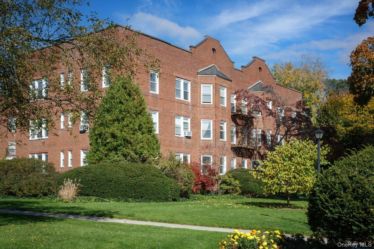 Foto principal - 365 Stewart Ave