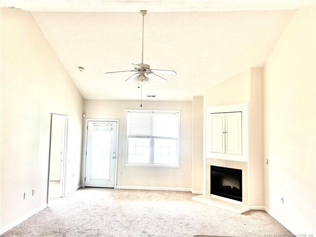 Building Photo - 3910 Bardstown Ct
