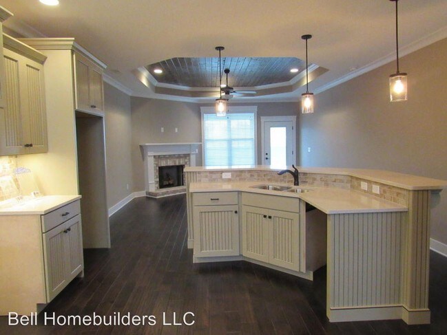 Building Photo - 1535 Manassas Dr