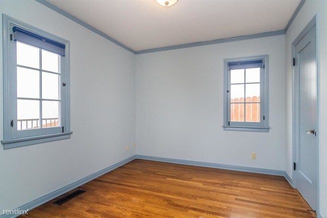 Building Photo - 2 br, 1 bath House - 922 Maltman Ave