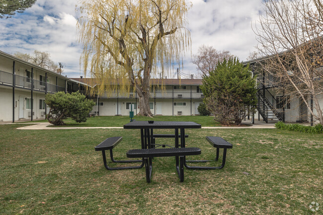 Patio - Mirador Apartments