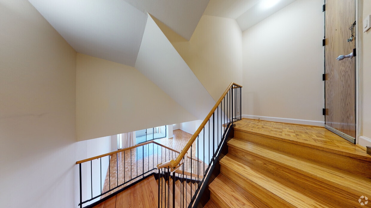 Photo - Columbia Plaza Apartments