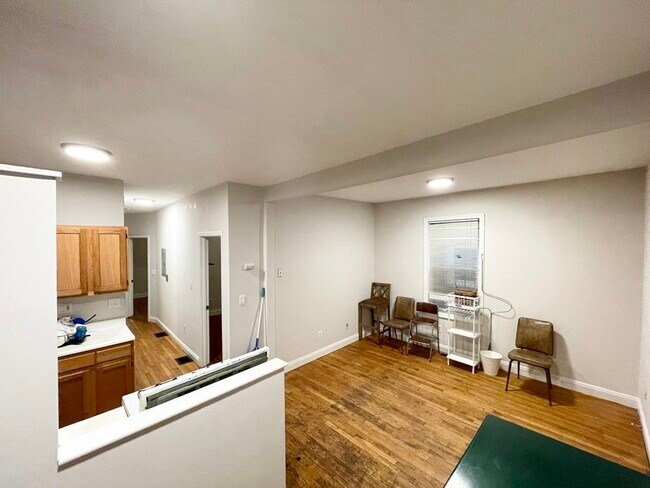 Foto del edificio - 733 Parker St