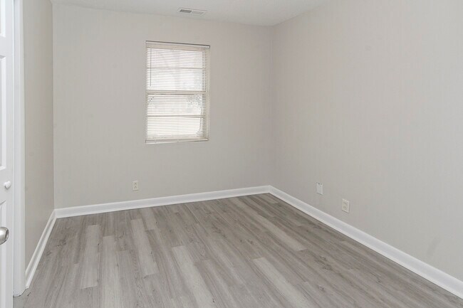 Foto del edificio - 156 Macon Rd