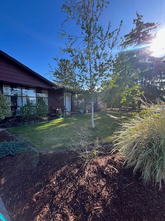 Primary Photo - ? **Charming Single-Level Home Just Minute...