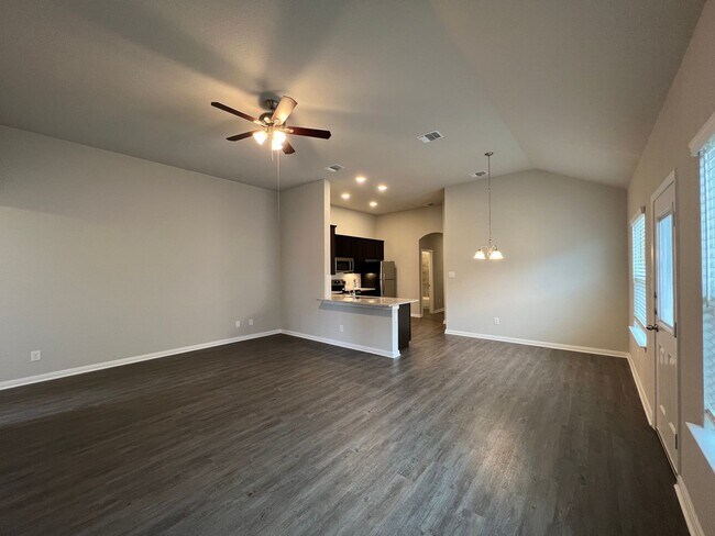 Foto del edificio - Luxury 3/2 Duplex in Seguin, Texas