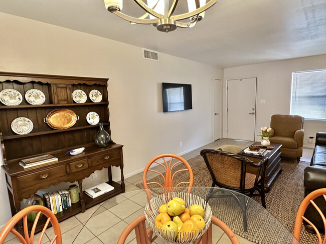 dining room - Heritage Oaks