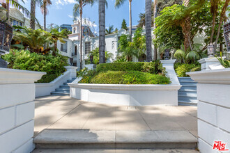 Building Photo - 8499 Fountain Ave