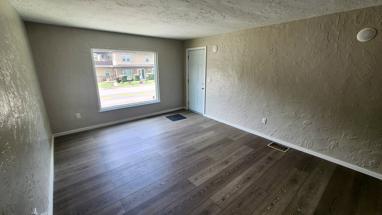 Living room - 1126 Braddock Rd