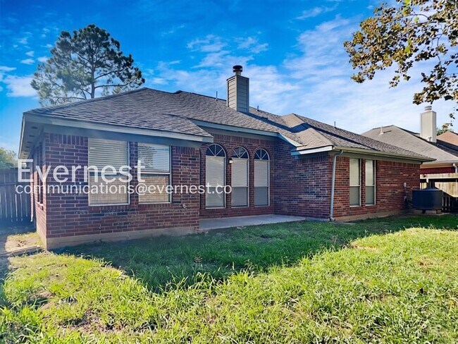 Foto del edificio - 4 Bed/2 Bath Home with Fenced Yard and Attached Garage / 4 Bed, 2 Bath / Pet-friendly / Available...