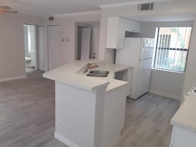 Foto del edificio - 9999 Summerbreeze Dr