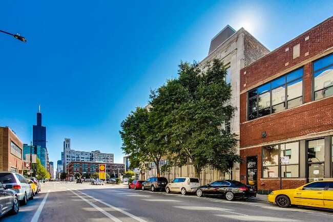 Building Photo - 1019 W Jackson Blvd