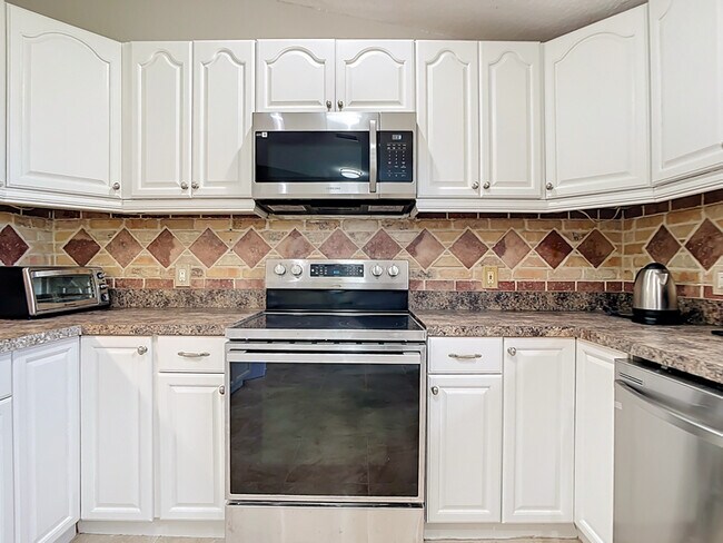 Foto del edificio - 3255 Jamestown St