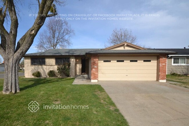Building Photo - 10601 Viani Way