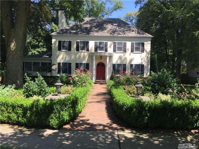 Primary Photo - 165 Schenck Ave