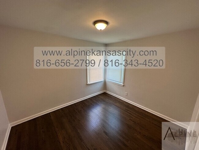 Building Photo - Spacious Mid Town Home, Section 8 Ready!