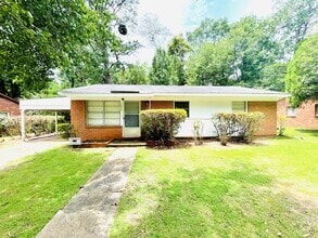 Building Photo - 1826 Pinecrest Dr