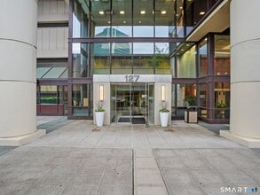 Building Photo - 127 Greyrock Pl