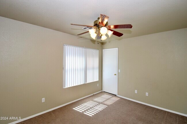 Building Photo - 1023 S San Vincente Ct