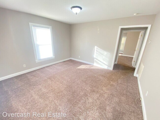 Building Photo - 2 br, 1 bath House - 534 W 8th St