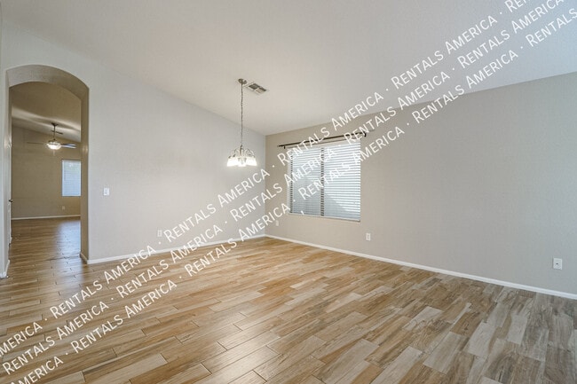 Foto del edificio - 9833 W Melinda Ln