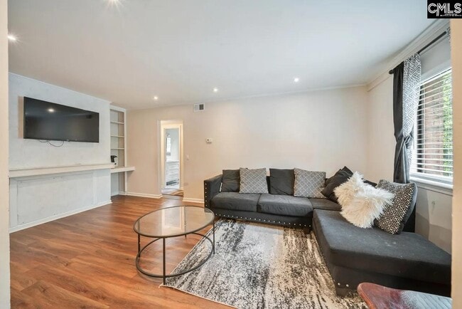 Building Photo - 1680 Horseshoe Dr