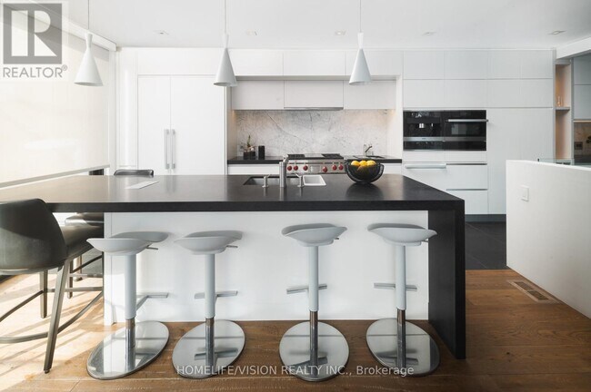 Photo du bâtiment - 4 Astley Ave