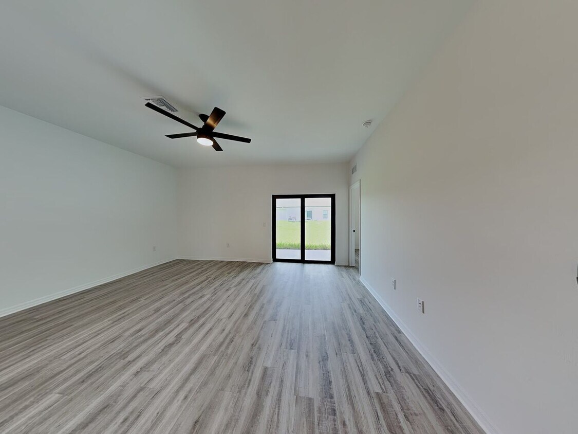 Foto principal - 4911 28th St SW