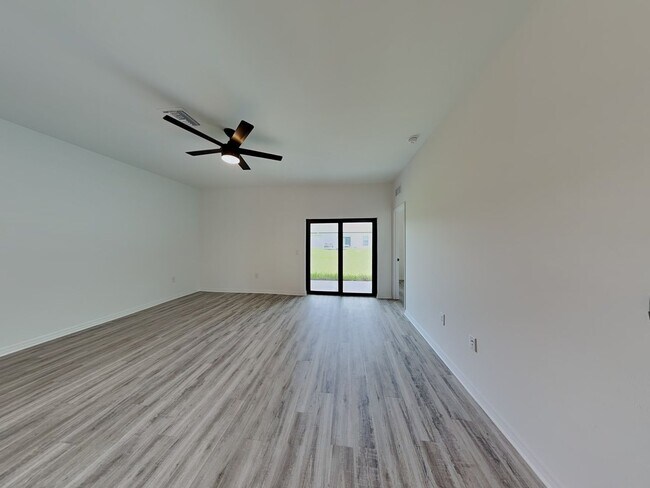 Foto del edificio - 5042 Bristo St