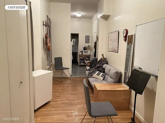 Building Photo - 309 W 47th St