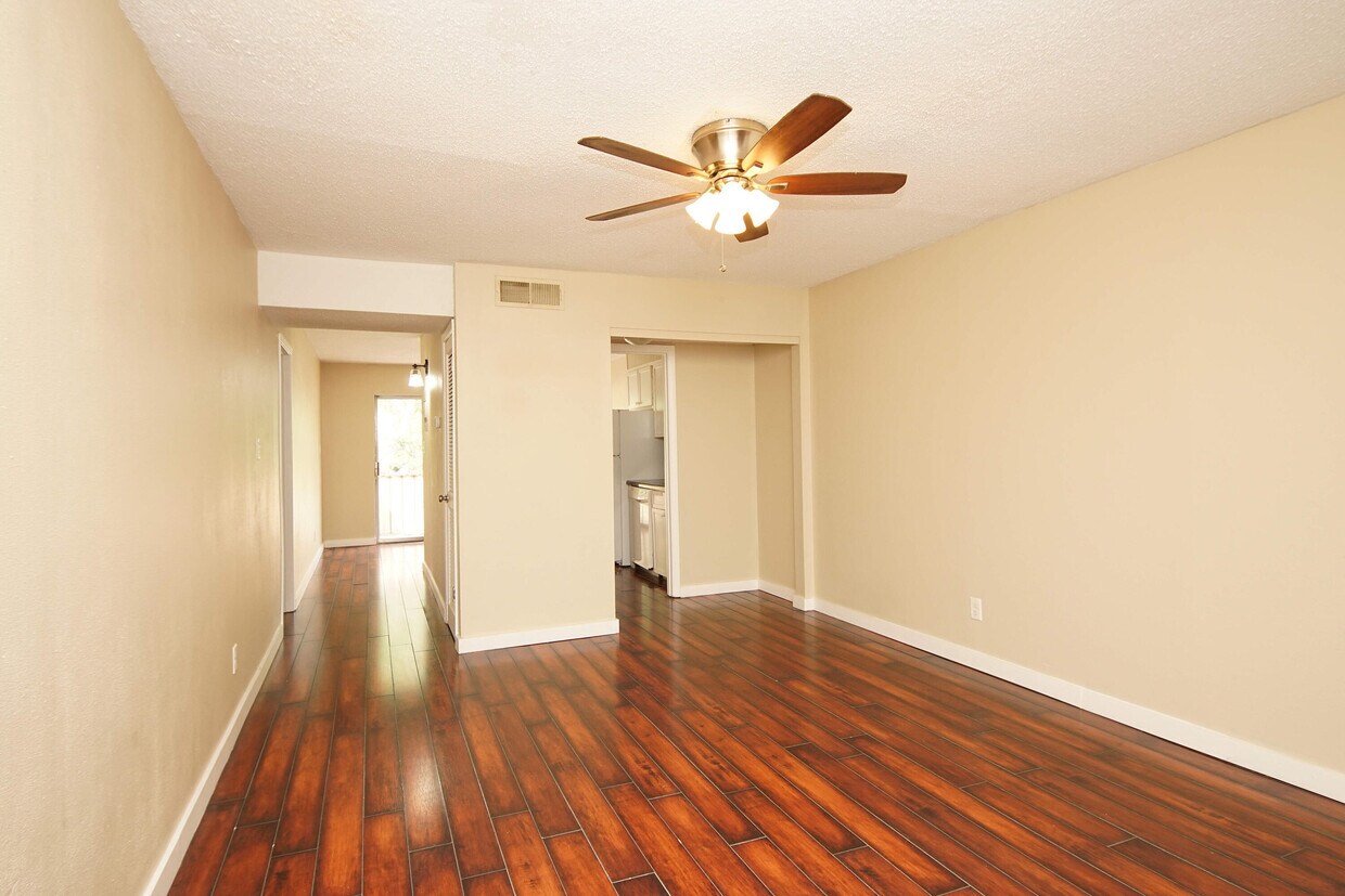 Primary Photo - 210 Pelham Rd