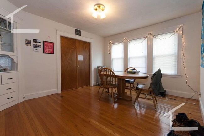 Building Photo - HOT BRIGHTON LISTING!!!!