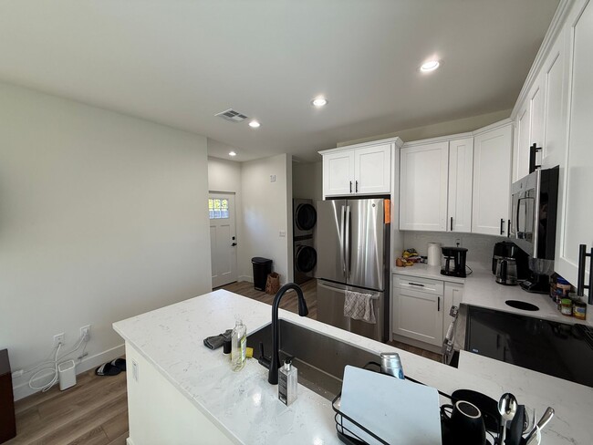 Building Photo - Newly Built in 2025!  4BD/2BA