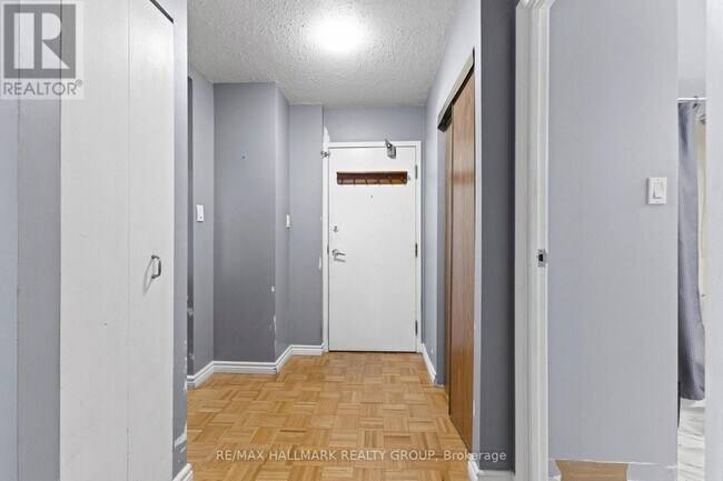 Photo du bâtiment - 2019 Bank St