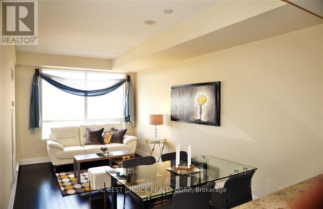 Photo du bâtiment - 520 Steeles Ave W