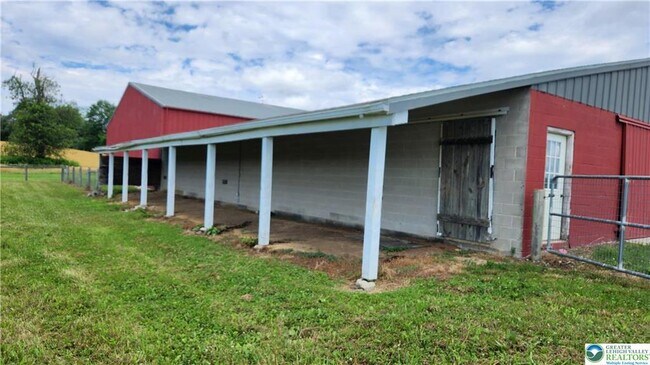 Foto del edificio - 185 Ridge Cup Rd