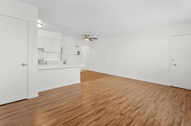 Building Photo - 4458 Woodman Ave