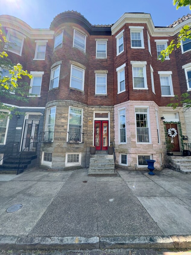 Foto principal - 717 Newington Ave