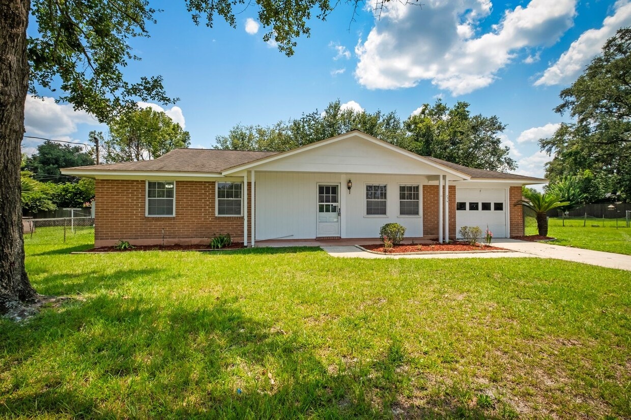 Foto principal - Newly Updated Home On Cul De Sac