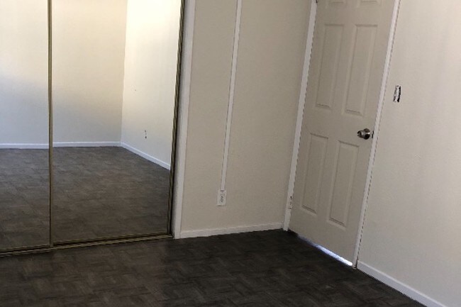 Bedroom - 1405 E Colon St