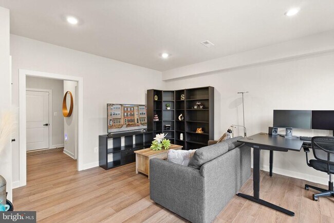 Foto del edificio - 3722 McLean Ave