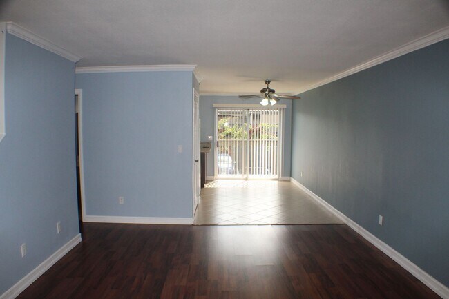 Foto del edificio - Beautiful 2Bd/1.5Ba Condo w/Washer/Dryer, ...