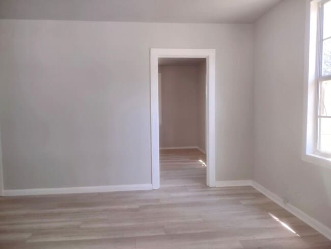 Building Photo - 3003 Venus St