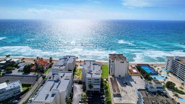Foto del edificio - 3520 S Ocean Blvd