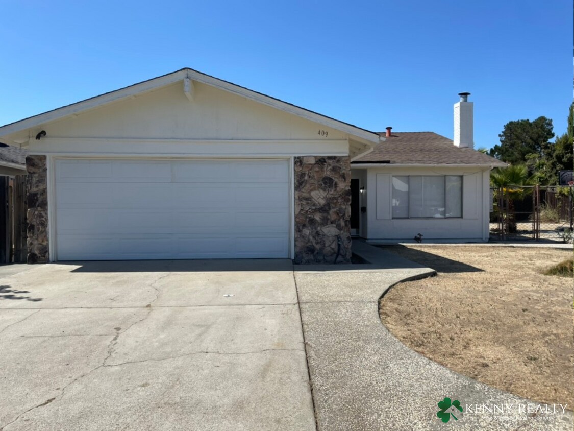 Primary Photo - 4 Bedroom, 2 Bathroom Home in Foster City ...