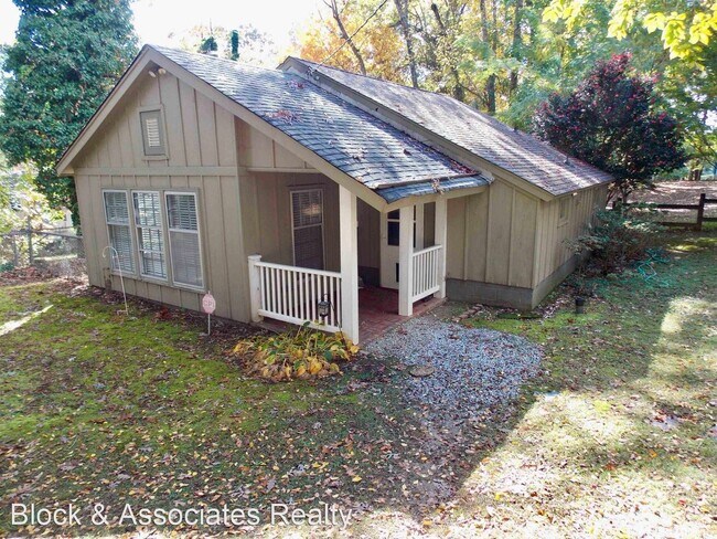 Foto del edificio - 1 br, 1 bath House - 1421-A Lynn Road