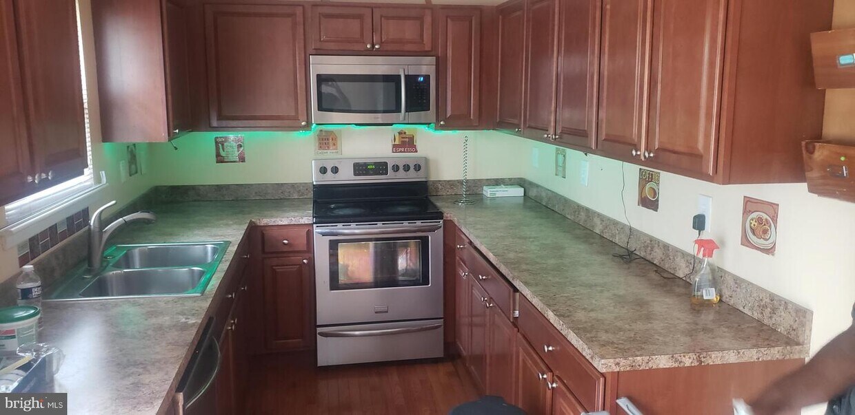 Building Photo - 4303 Rockport Ln