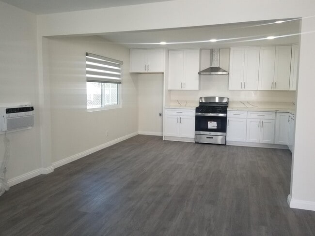 Building Photo - 581 Bonita St