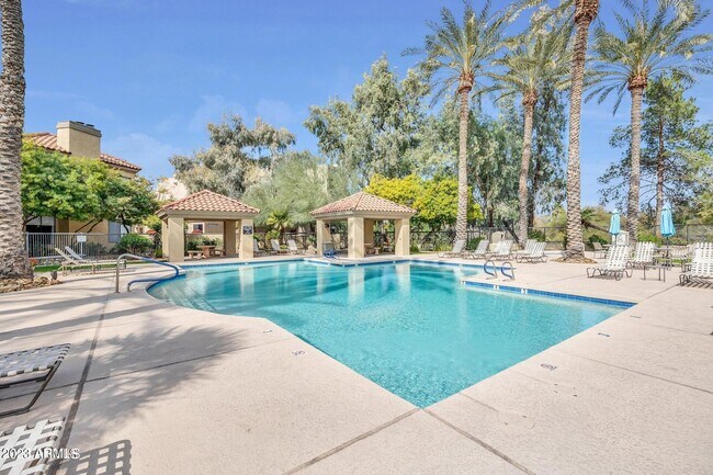 Building Photo - 4925 E Desert Cove Ave
